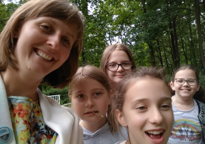 Musiało być też śmieszne selfie wraz z zajadaniem pysznej roślinności leśnej.