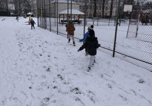 Zabawy na świeżym powietrzu