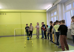 Tor sprawnościowy z piłkami