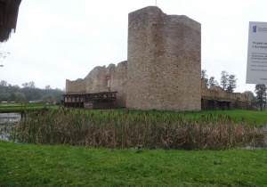 Ruiny zamku w Inowłodzu